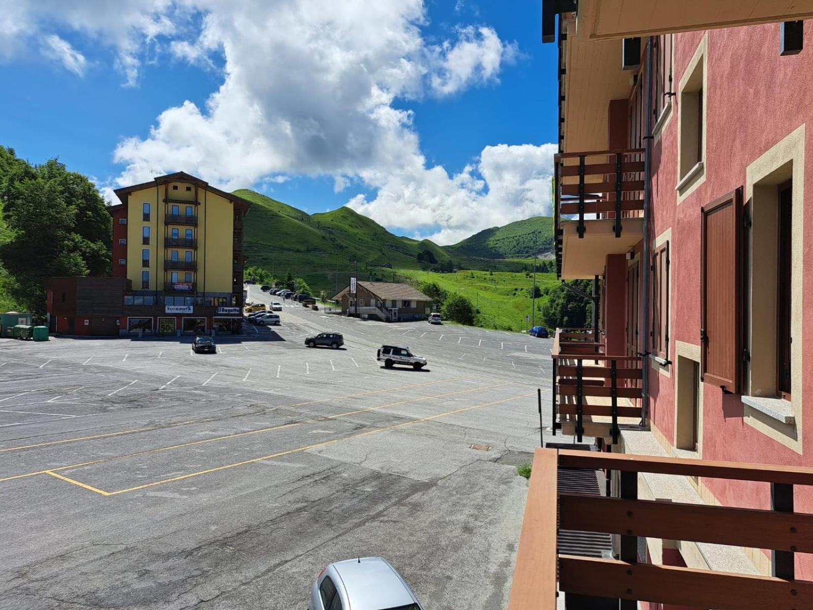 Ferienwohnung Zona Portici Prato Nevoso Exterior foto